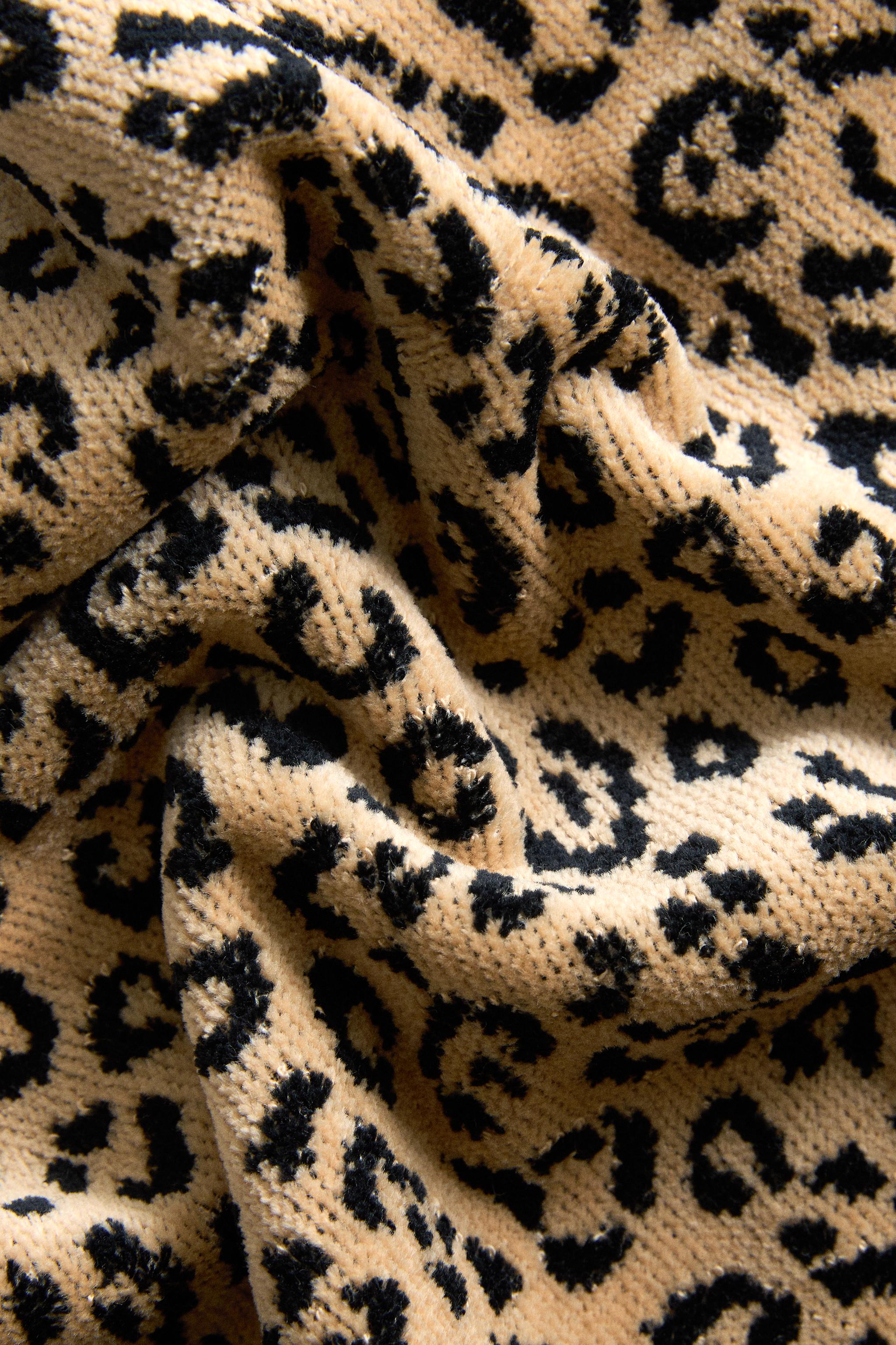 ANIMAL PRINT VELOUR BATH TOWEL
